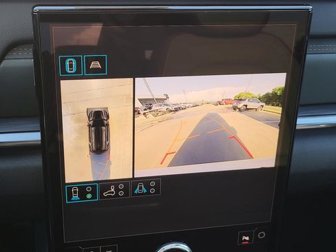 New 2026 GMC Terrain AT4 w/ Technology Package II AWD/4WD image 9