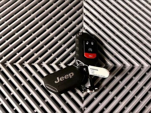 Used 2024 Jeep Wrangler Unlimited Sport AWD/4WD image 10