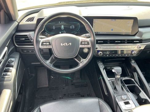 Used 2025 Kia Telluride S FWD image 26