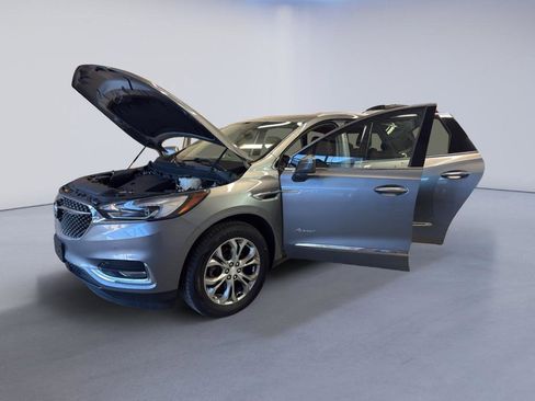 Used 2018 Buick Enclave Avenir w/ Avenir Technology Package AWD/4WD image 9