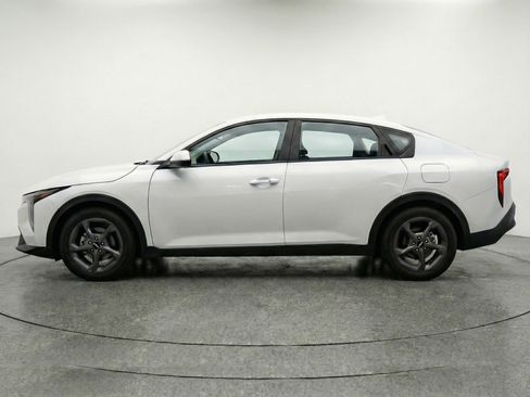 Used 2025 Kia K4 FWD image 5