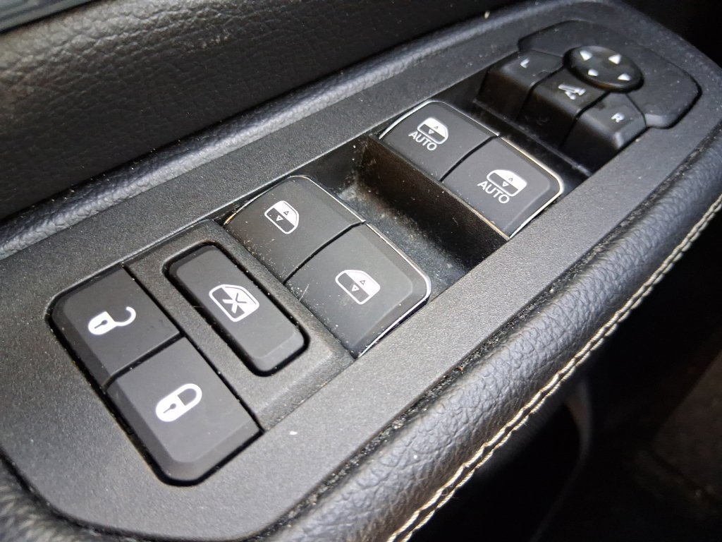 Used 2026 RAM 1500 Laramie AWD/4WD image 26