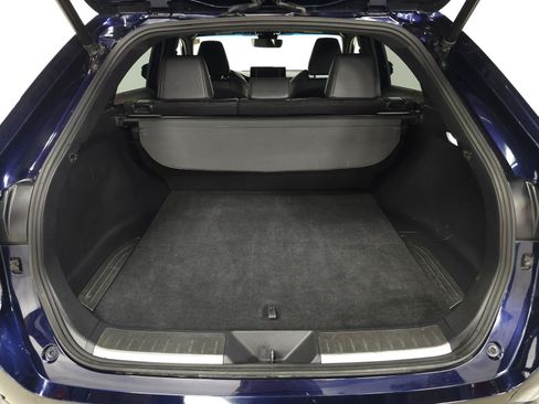 Used 2021 Toyota Venza XLE w/ Softex Package AWD/4WD image 8