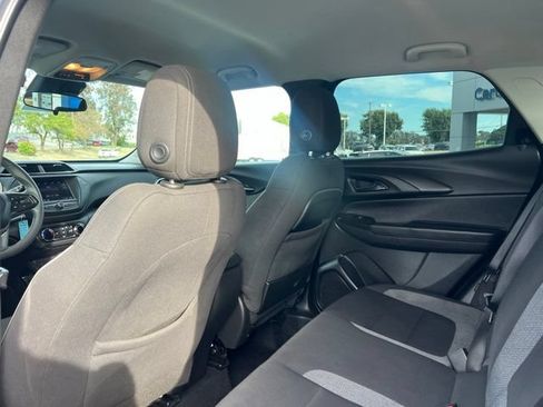 Used 2021 Chevrolet TrailBlazer LS FWD image 15