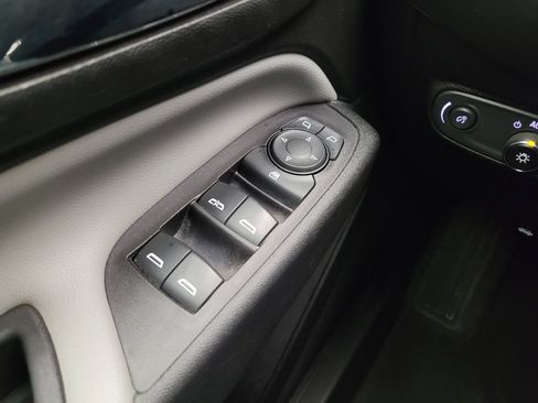 Used 2020 Chevrolet Equinox LT image 27