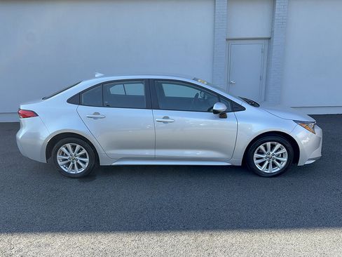 Certified 2024 Toyota Corolla LE w/ LE Convenience Package FWD image 3
