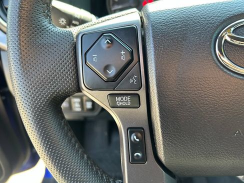 Used 2022 Toyota Tacoma TRD Off-Road AWD/4WD image 13