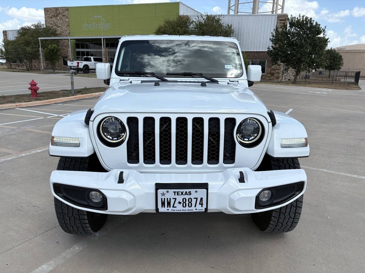 Used 2023 Jeep Gladiator Overland AWD/4WD image 7