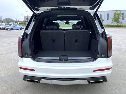 Used 2022 Cadillac XT6 Sport w/ Technology Package AWD/4WD image 9