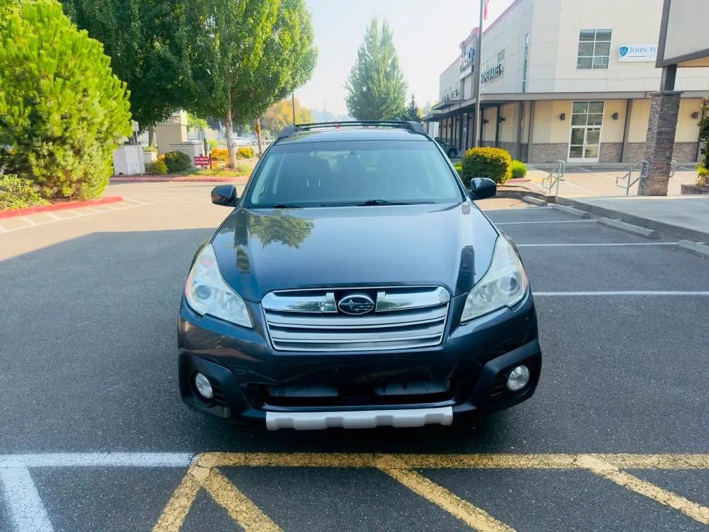 Used 2013 Subaru Outback 2.5i Limited w/ Moonroof Pkg AWD/4WD image 8