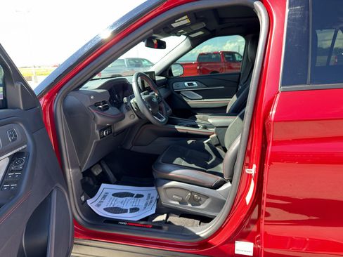 Used 2025 Ford Explorer ST AWD/4WD image 10