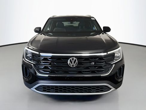 Used 2026 Volkswagen Atlas Cross Sport SE FWD image 2