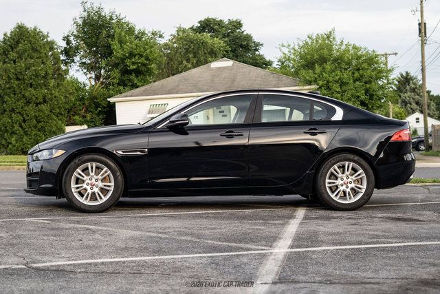 Used 2018 Jaguar XE Premium AWD/4WD image 3