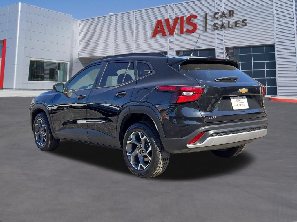 Used 2026 Chevrolet Trax LT FWD image 9