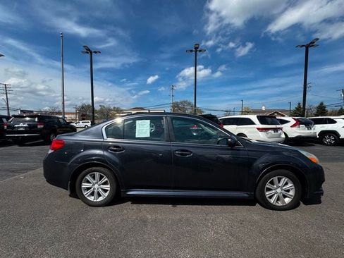 Used 2011 Subaru Legacy 2.5i Premium w/ All-Weather Pkg AWD/4WD image 4