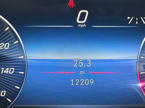Certified 2025 Mercedes-Benz GLE 350 4MATIC image 4