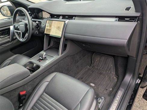 Used 2025 Land Rover Discovery Sport Dynamic SE image 19