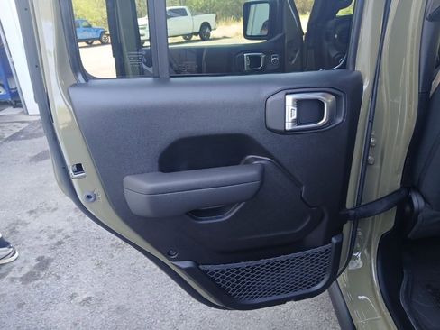 New 2026 Jeep Gladiator Willys AWD/4WD image 29