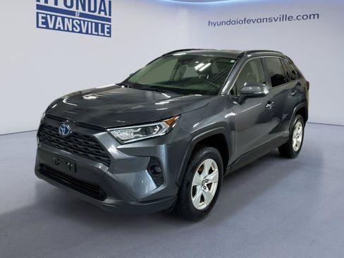 Used 2020 Toyota RAV4 XLE w/ XLE Grade Weather Package AWD/4WD image 2