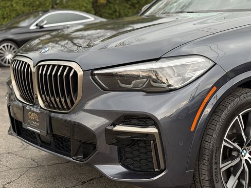 Used 2022 BMW X5 M50i image 10