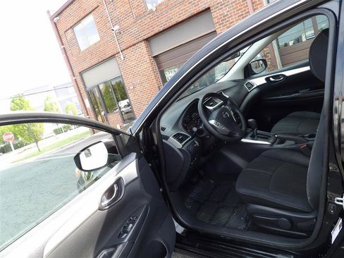 Used 2016 Nissan Sentra S image 11