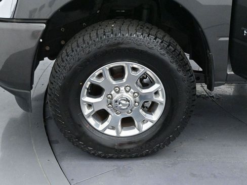 Used 2024 RAM 2500 Laramie AWD/4WD image 35
