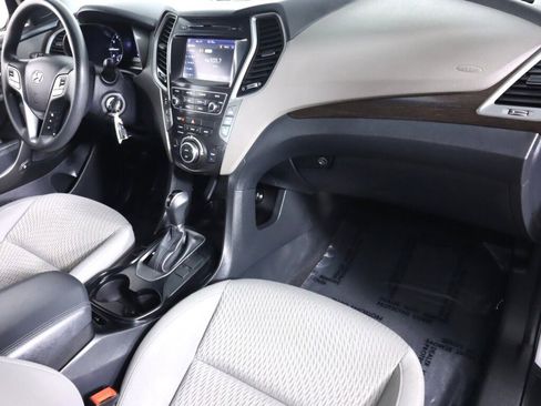 Used 2019 Hyundai Santa Fe XL SE image 45