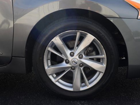 Used 2015 Nissan Altima 2.5 SV FWD image 29