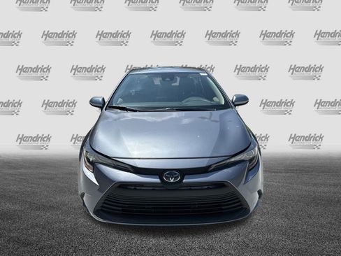 Used 2021 Toyota Corolla LE FWD image 3