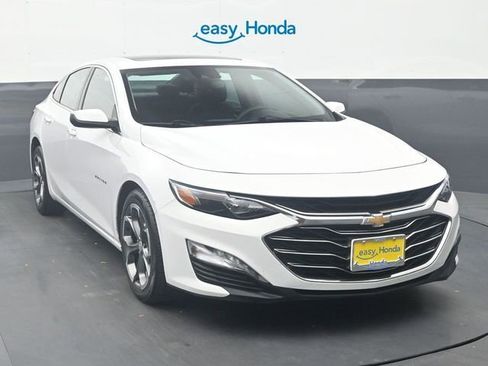 Used 2024 Chevrolet Malibu LT FWD image 2