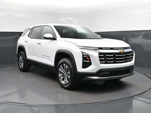 New 2026 Chevrolet Equinox LT w/ Convenience Package II FWD image 9