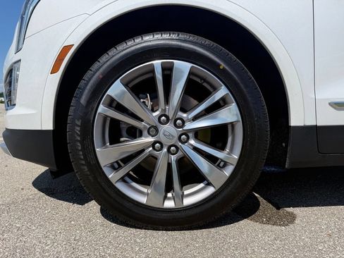 Certified 2024 Cadillac XT5 Premium Luxury w/ LPO, Floor Liner Package AWD/4WD image 14