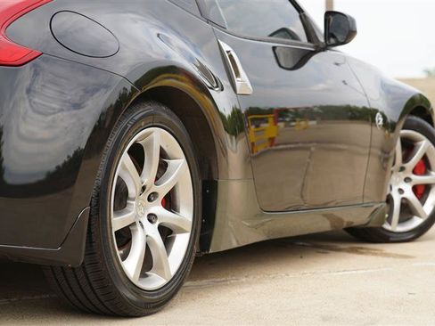 Used 2014 Nissan 370Z Touring w/ Sport Package RWD image 16