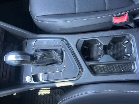 Certified 2021 Volkswagen Tiguan SE FWD image 19