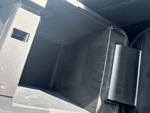 Used 2024 Ford Explorer XLT w/ Equipment Group 202A image 27