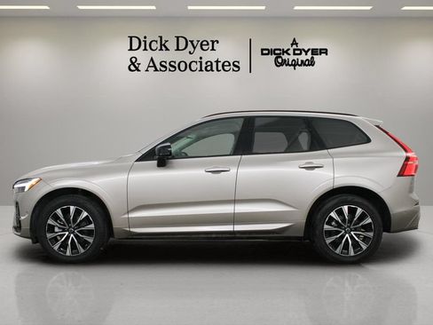 Used 2025 Volvo XC60 B5 Plus w/ Protection Package Premier AWD/4WD image 15