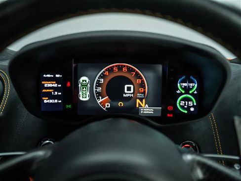 Used 2017 McLaren 570S image 27