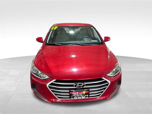 Used 2017 Hyundai Elantra SE FWD image 2