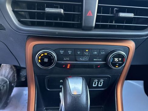 Used 2021 Ford EcoSport SE w/ SE Appearance Package image 19