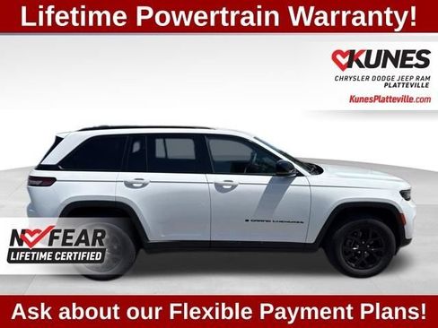Used 2024 Jeep Grand Cherokee Altitude AWD/4WD image 13