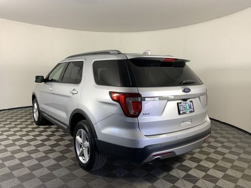 Used 2017 Ford Explorer XLT w/ Equipment Group 201A image 7