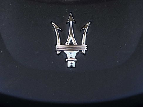 Used 2017 Maserati Levante S AWD/4WD image 36