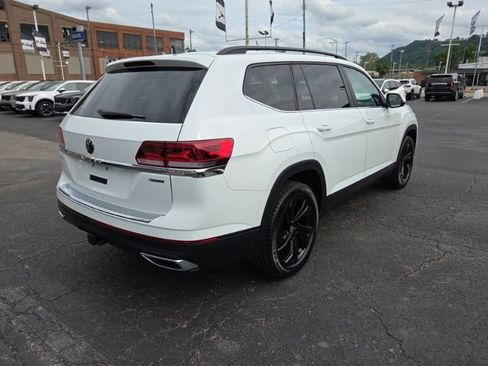 Used 2023 Volkswagen Atlas SE AWD/4WD image 7