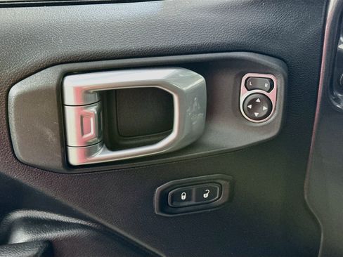Used 2022 Jeep Gladiator Sport AWD/4WD image 19