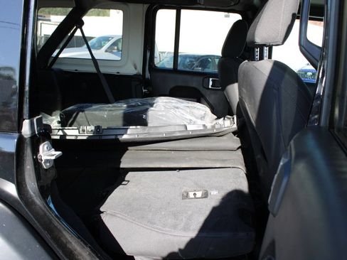 Used 2022 Jeep Wrangler Unlimited Sport AWD/4WD image 12
