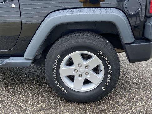 Used 2018 Jeep Wrangler Sport image 9