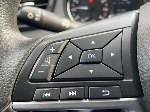 Used 2017 Nissan Rogue S image 13