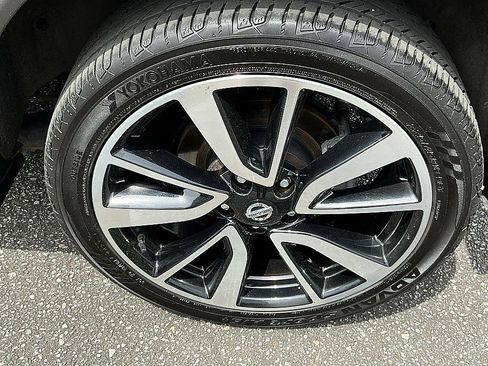 Used 2017 Nissan Rogue Sport SL image 8