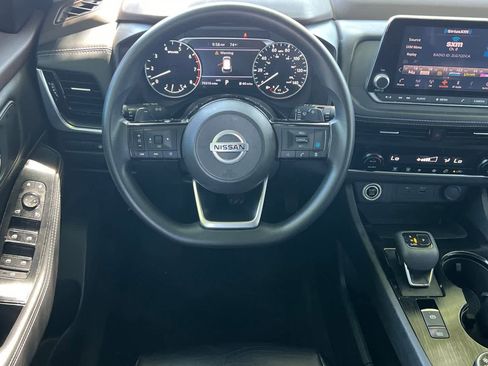 Used 2021 Nissan Rogue SV AWD/4WD image 16