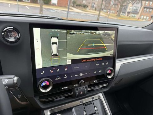 Used 2025 Lexus GX 550 image 11